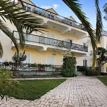 Διαμέρισμα Dolphin 4 *